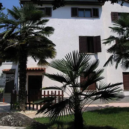 Apartment House And In - Istrien 42536 Porec