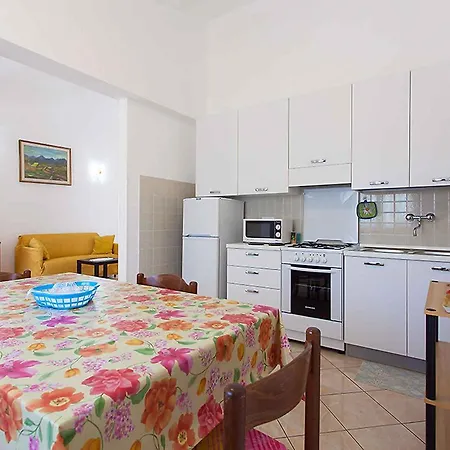 Apartment House And In - Istrien 42536 Poreč